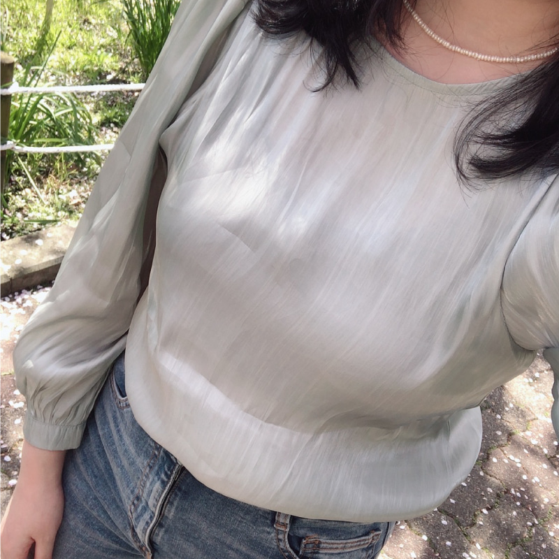 satin sleeve point blouse (beige, mint)