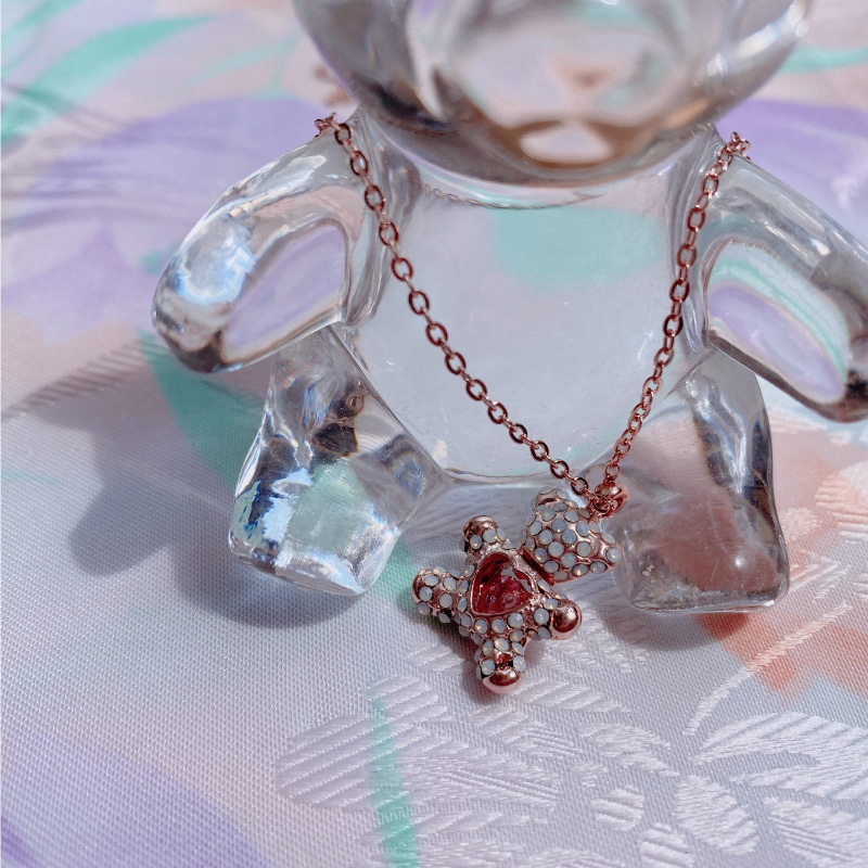 Petit heart bear necklace